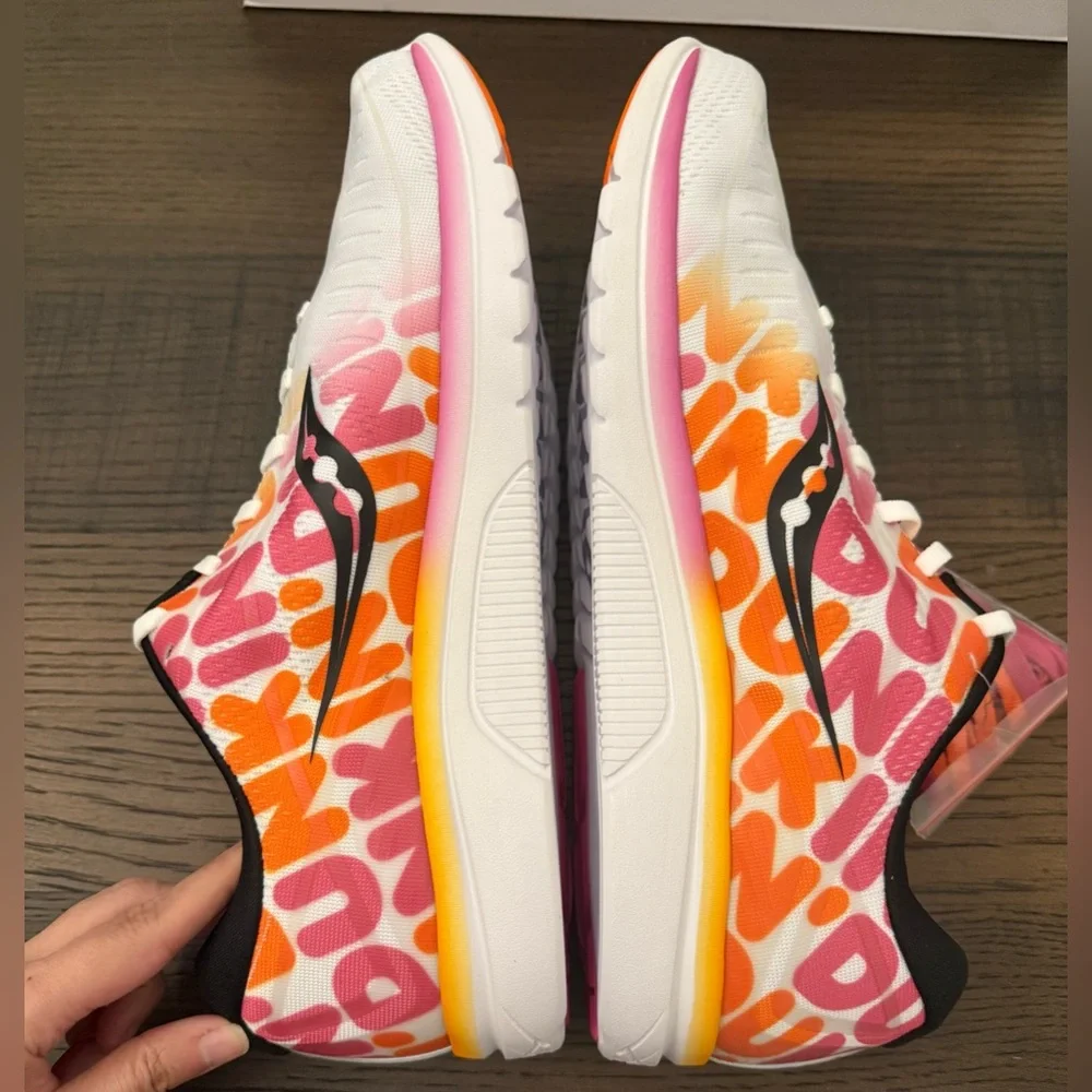 Saucony Dunkin’ Donuts Men’s Kinvara 10 Running Athletic Shoes Size 12.5